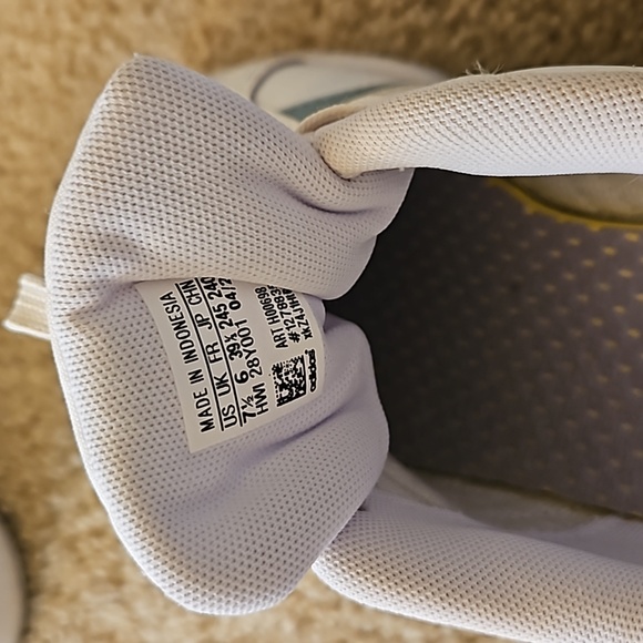 Women's Grand Court Adidas 7.5 - Picture 5 of 6